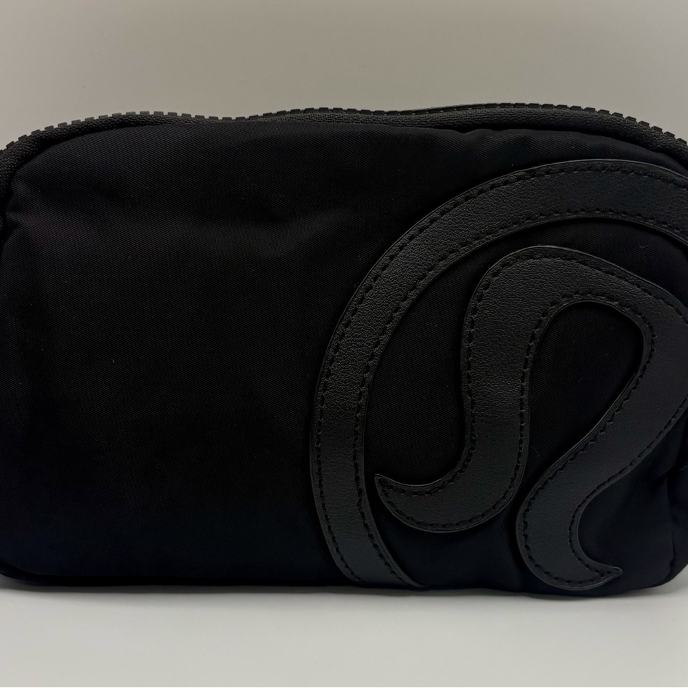 RARE NWT Lululemon Athletica Black everyday belt Bag